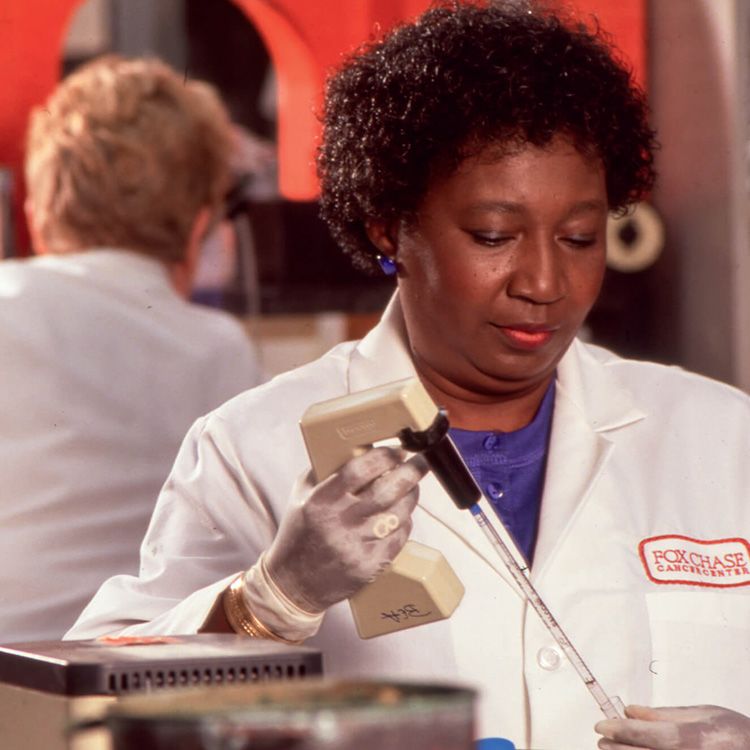 Image of a Fox Chase researcher in the early 1990s.